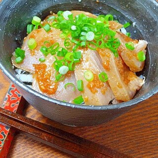 いつもと違う☆　「まぐろ韓流ピリ辛漬け丼」